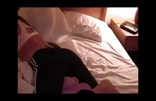 XXX Schweden gibt einen Blowjob für junge Liebhaber, die reife frauen pornofilme auf dem Boden liegen