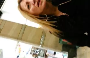 XXX Mann schlägt schwarze deutsche pornofilme reife frauen Frauen mit piercing Gesichtsbehandlung