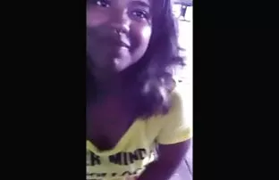XXX Sex Maschine sexfilme mit frauen ab 50 hat eine Schönheit auf dem Bett lila