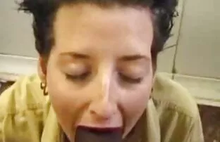 XXX Mädchen junge rasierte Muschi ältere pornos auf der Straße
