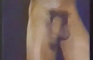 XXX Ziemlich saugt großen Schwanz gratis porno ü50