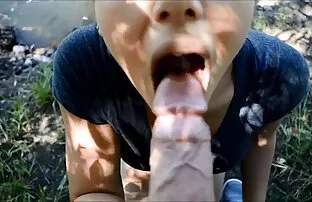 XXX Ein Mann schraubt pornos reife weiber eine wunderschöne auf dem Küchenboden in anal
