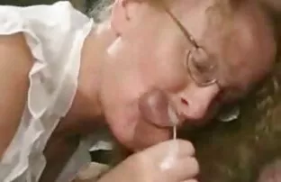 XXX Gesicht voller Mut für pornofilme reife damen ein Modell